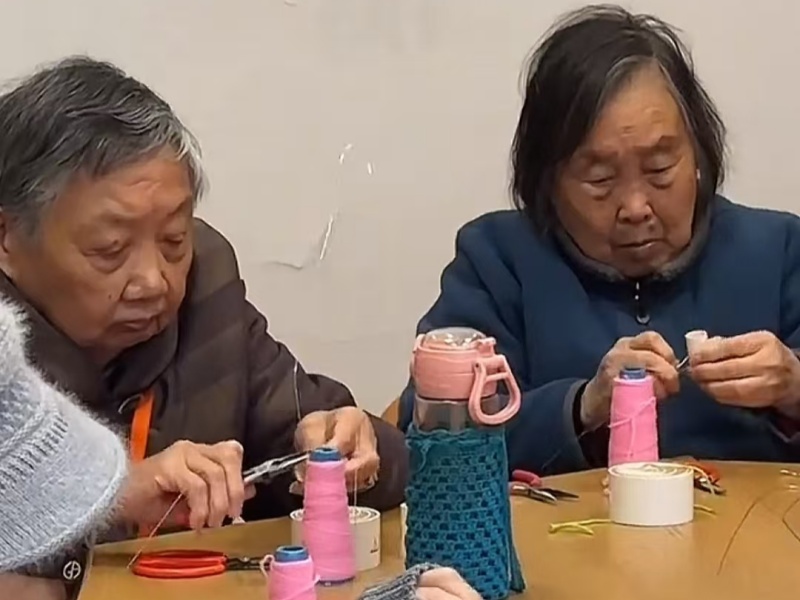 谁说退休生活只能晒太阳、带孙辈？一起来看看70+阿姨用创意手作惊艳全场！